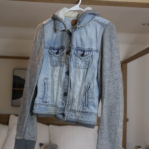 American Eagle Denim Jacket - Picture 1 of 5